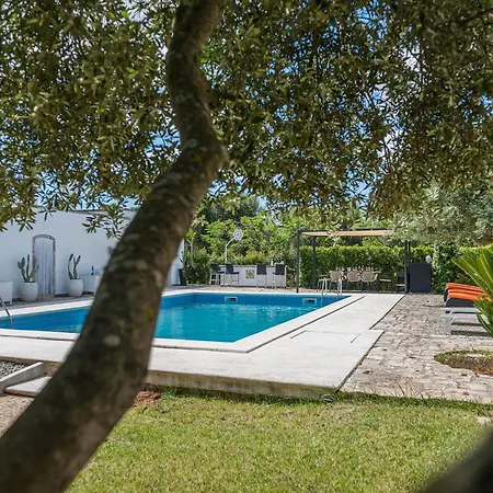 Trulli Dei Gelsomini 8 *